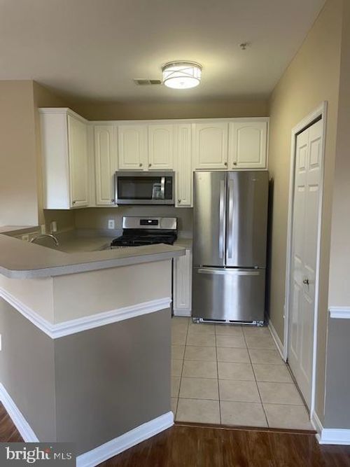 apt-302-15620 Everglade Ln, BOWIE, MD, 20716-2243 | Card Image