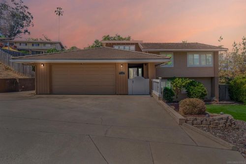 1116 Circle Dr, Escondido, CA, 92025-4526 | Card Image