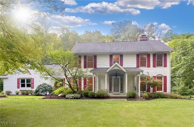 16645 Mohican Trail, House other with 4 bedrooms, 3 bathrooms and null parking in Chagrin Falls OH | Image 1