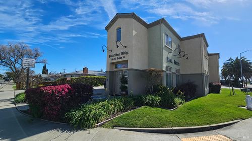 756 N Texas St, Fairfield, CA, 94533-5666 | Card Image