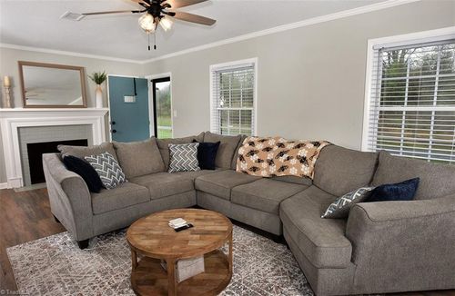 436 Old Nc 90, Taylorsville, NC, 28681-7993 | Card Image