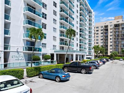 602 - 2841 Ne 163rd St, Condo with 2 bedrooms, 2 bathrooms and null parking in North Miami Beach FL | Image 1