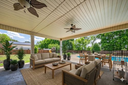 804 Redwood Cir, Columbia, TN, 38401-6057 | Card Image