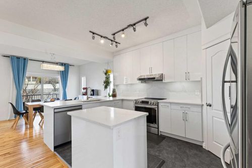82 Country Hills Gdns Nw, Calgary, AB, T3K5G2 | Card Image