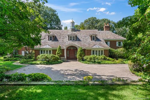 820 Bryant Ave, Roslyn, NY, 11576-1202 | Card Image