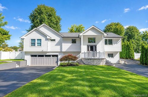 15 Dillon Dr, Dix Hills, NY, 11746-7945 | Card Image
