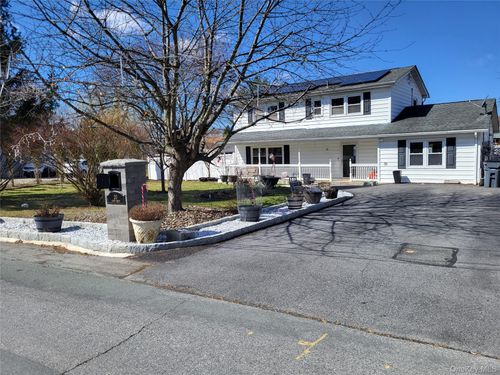 20 Scott Dr, Middletown, NY, 10941-1126 | Card Image