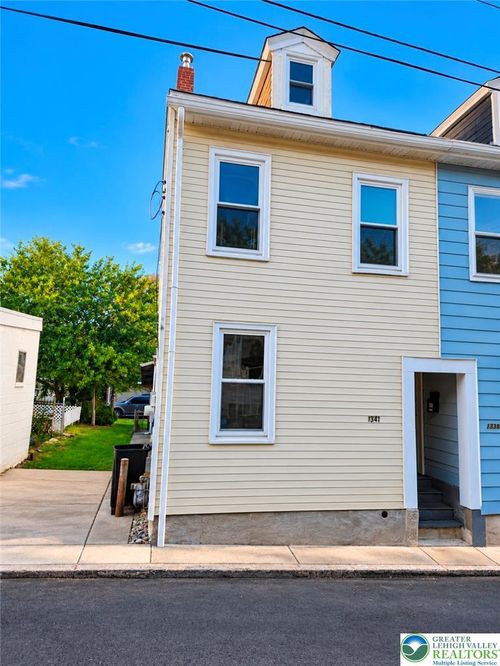 1341 Pine St, EASTON, PA, 18042-4065 | Card Image