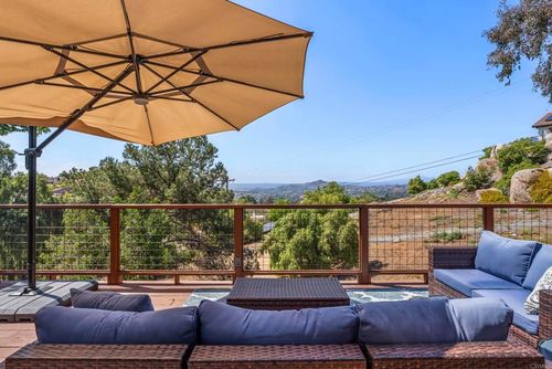 1215 Vista Grande Rd, El Cajon, CA, 92019-3673 | Card Image