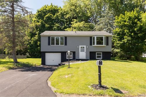 104 Finwood Dr, Baldwinsville, NY, 13027-3308 | Card Image