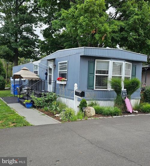 47 Kennedy Dr, FAIRLESS HILLS, PA, 19030-2008 | Card Image