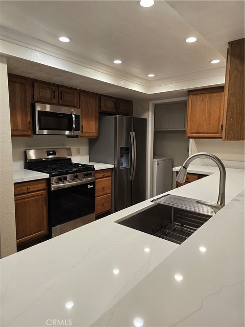 211-254 E Fern Ave, Redlands, CA, 92373 | Card Image