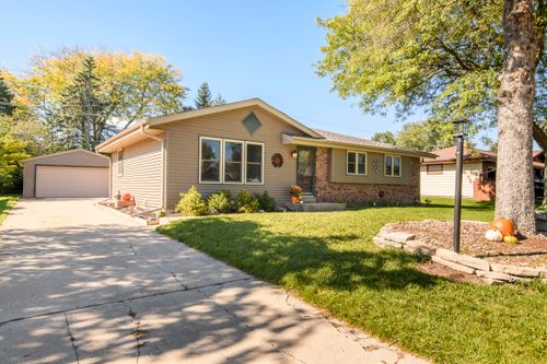 6185 S 38th St, Greenfield, WI, 53221-4513 | Card Image
