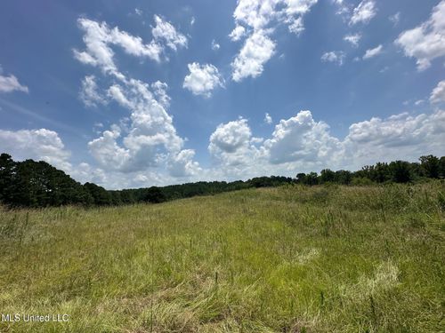 2 Country Ln, Philadelphia, MS, 39350 | Card Image