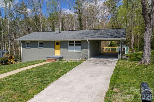 202 Clark St, Morganton, NC, 28655-2508 | Card Image