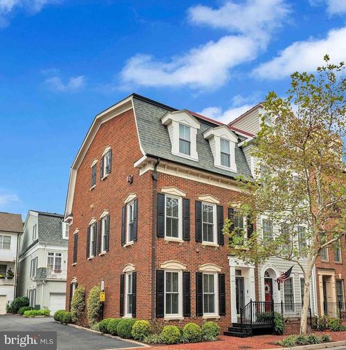 725 Carpenter Rd, ALEXANDRIA, VA, 22314-6227 | Card Image