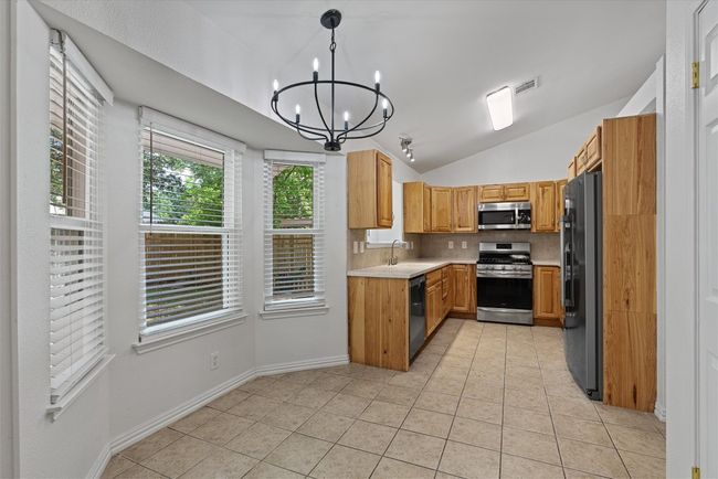 1516 White Oak Loop, House other with 3 bedrooms, 3 bathrooms and 4 parking in Round Rock TX | Image 10