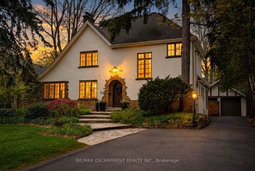 3081 Balmoral Ave, Burlington, ON, L7N1E5 | Card Image
