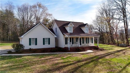 8570 Linville Road, Oak Ridge, NC, 27310 | Card Image