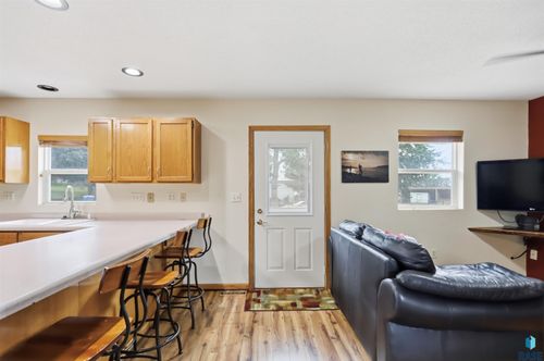 508 S Park Ave Avenue, Colton, SD, 57018 | Card Image