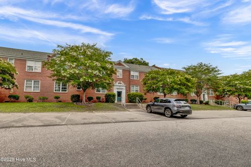f5-2940 Oleander Dr, Wilmington, NC, 28403-4000 | Card Image