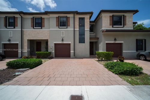 10140 W 32nd Ln, Hialeah, FL, 33018-2088 | Card Image