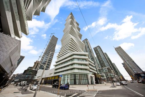215-3900 Confederation Parkway, Mississauga, ON, L5B0M3 | Card Image