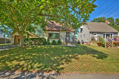 7221 Windsor Cres, Niagara Falls, ON, L2G1G2 | Card Image