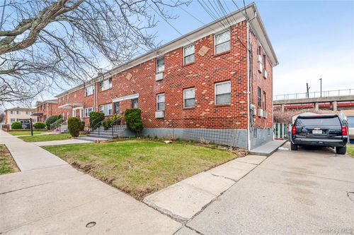 134-10 Garrett St, Jamaica, NY, 11434-5812 | Card Image