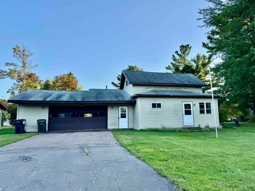 563 Cameron St, Fenwood, WI, 54426-9233 | Card Image