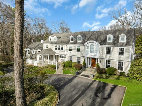 10 Redmond Ln, Oyster Bay, NY, 11771-3109 | Card Image