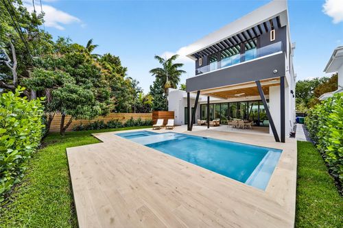 609 Sw 24th Rd, Miami, FL, 33129-1952 | Card Image
