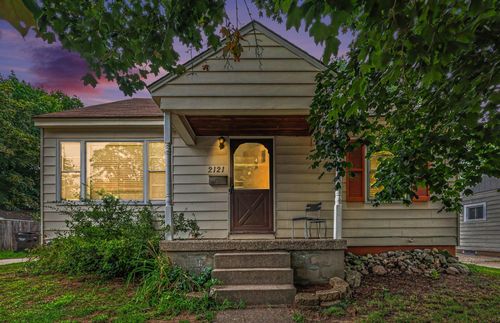 2121 Collingwood Avenue Sw, Wyoming, MI, 49519 | Card Image