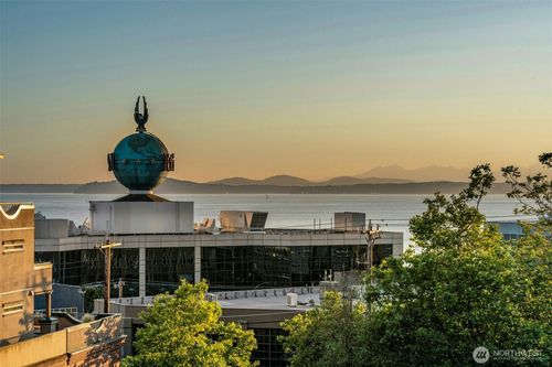 304-133 Queen Anne Ave N, Seattle, WA, 98109-4980 | Card Image
