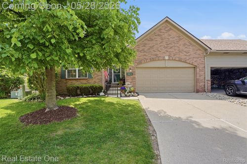 265 Winslow Cir, Commerce Township, MI, 48390-4512 | Card Image