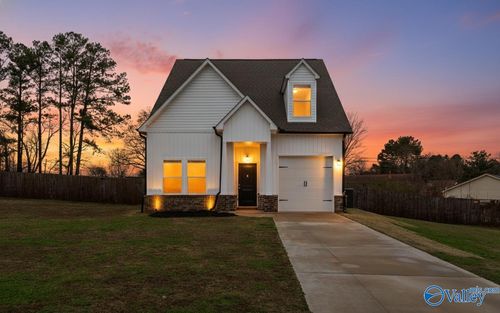 1213 Inglewood Cir, Athens, AL, 35611-4184 | Card Image
