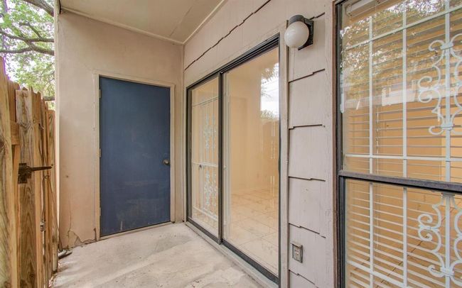 APT-3 - 1818 Augusta Dr, Townhouse with 2 bedrooms, 1 bathrooms and 1 parking in Houston TX | Image 22