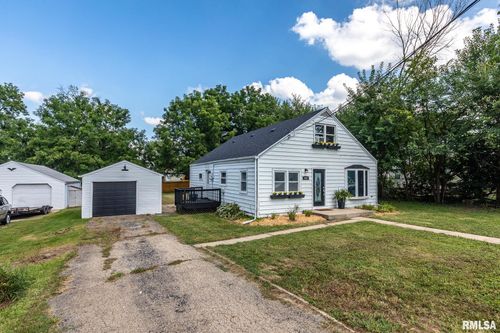 212 Albert St, Washington, IL, 61571-1704 | Card Image