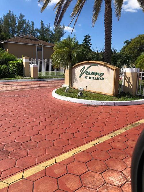 8041-8041 Sw 21st Ct, Miramar, FL, 33025-2258 | Card Image
