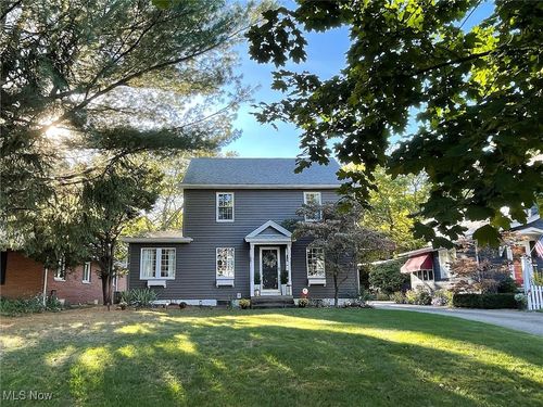 284 Kenilworth Dr, Akron, OH, 44313-6764 | Card Image