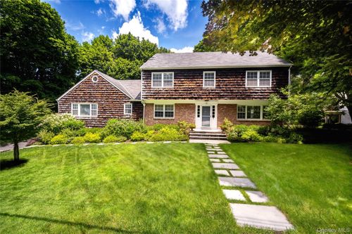 15 Laurel Hill Rd, Dobbs Ferry, NY, 10522-1204 | Card Image