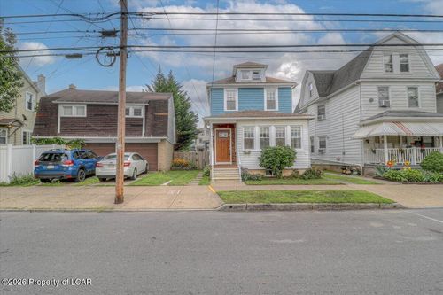 112 Carlisle St, Wilkes Barre, PA, 18702-3402 | Card Image