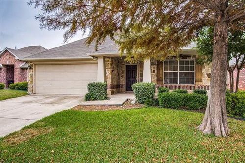 811 Creekside Dr, Little Elm, TX, 75068-4846 | Card Image