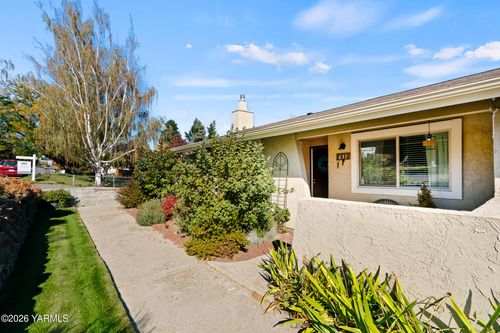 631 N 50th Ave, Yakima, WA, 98908-2510 | Card Image
