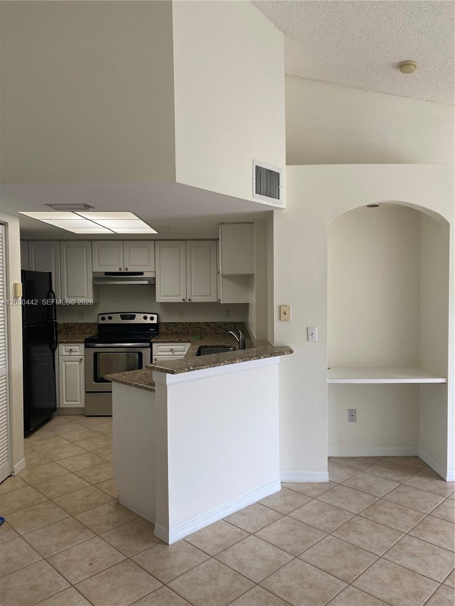 Residential Lease in Royal Palm Beach 4