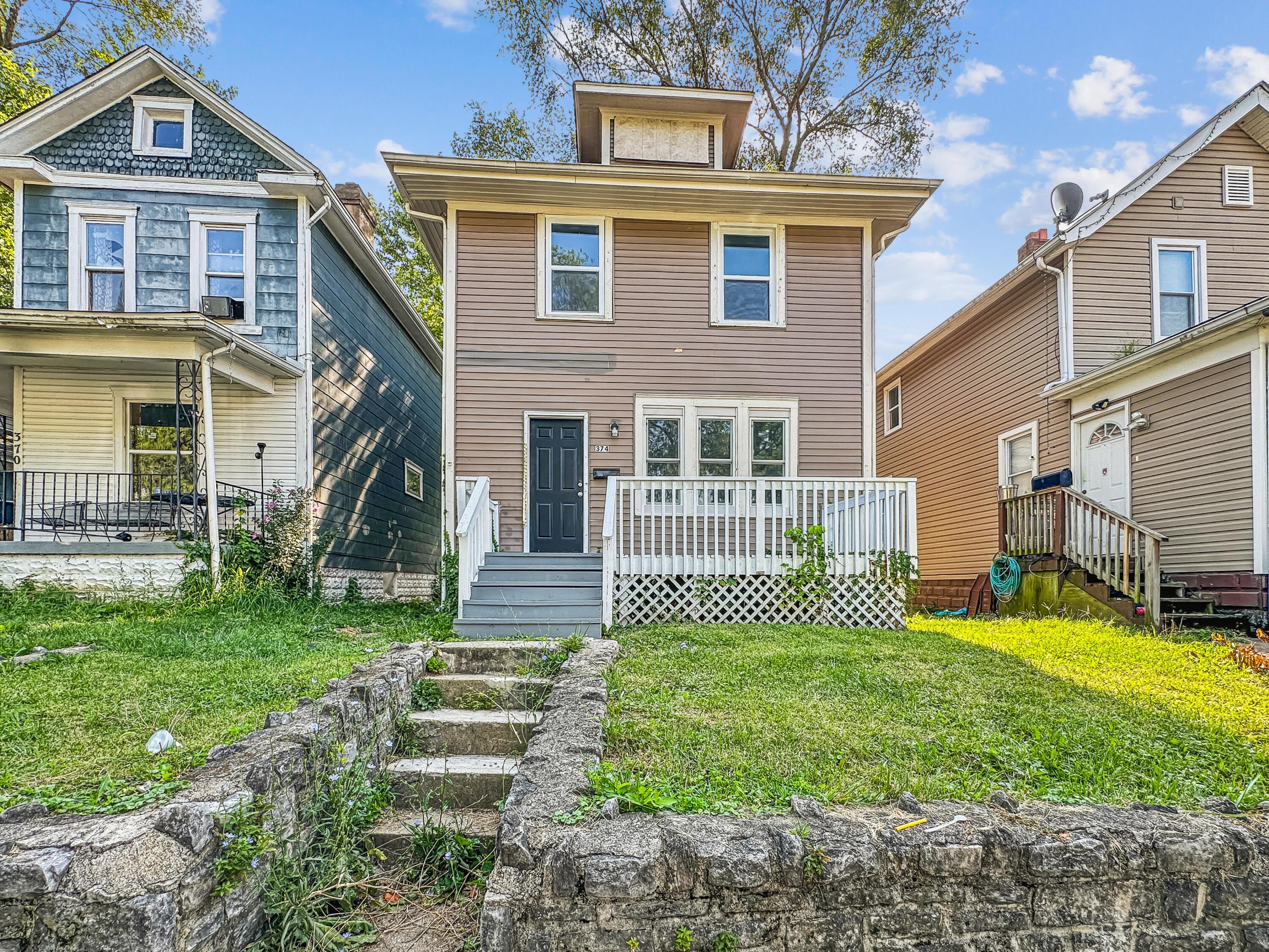 Warren Ave, Columbus, OH 43204