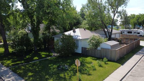31 Spruce Ave W, Brooks, AB, T1R0A2 | Card Image