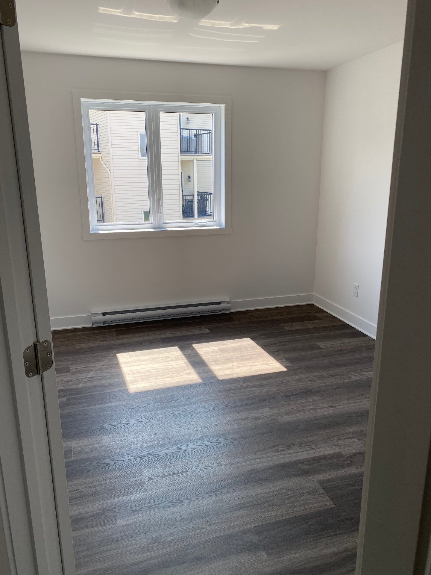 Residential Lease in Les Coteaux 5