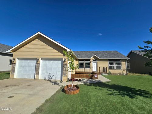 1312 E Pheasant Ridge Dr, Watford City, ND, 58854-7835 | Card Image