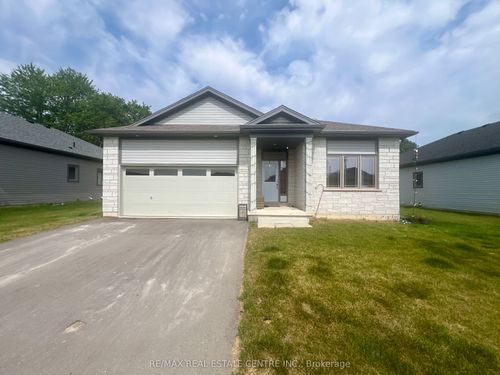 152 Ellen St, Atwood, ON, N0G1B0 | Card Image